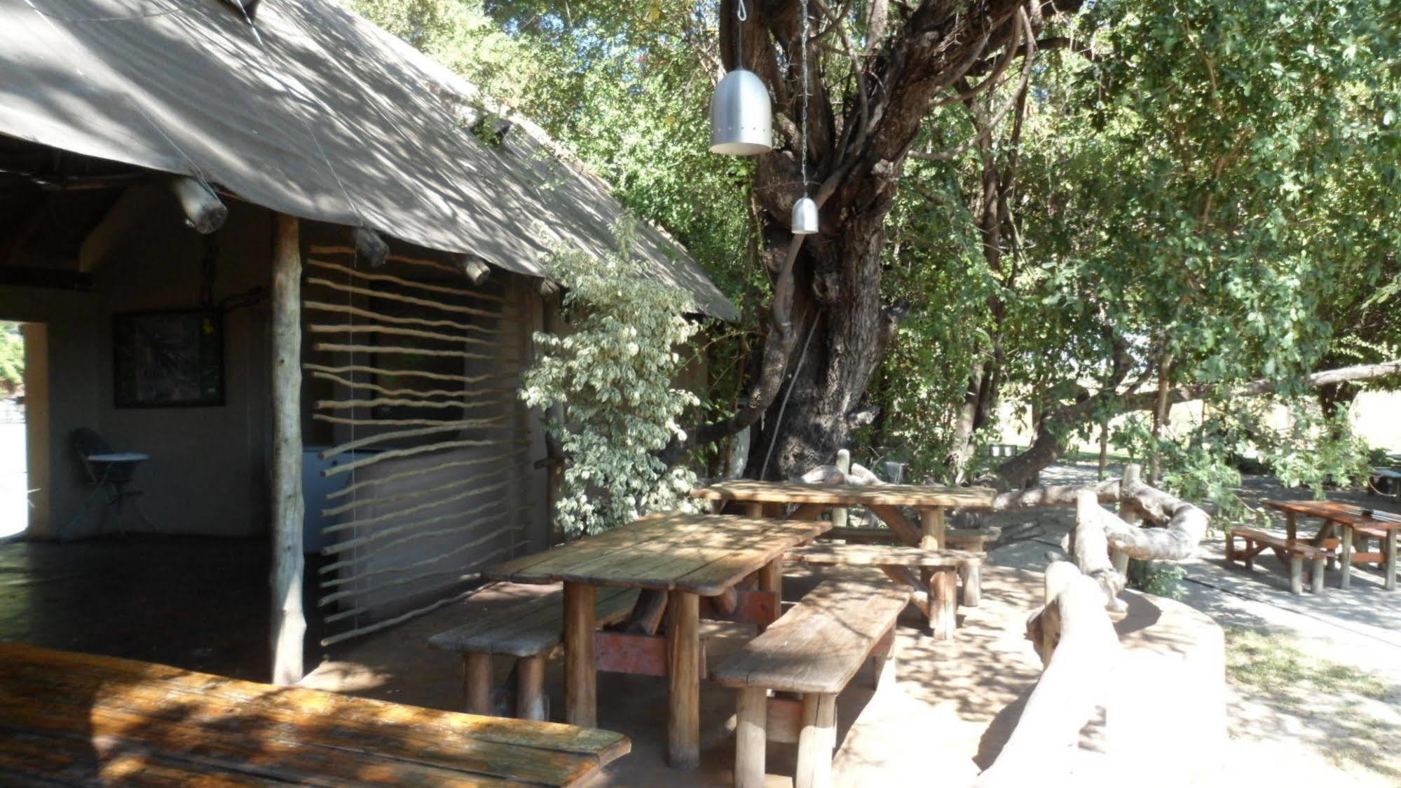 Okavango River Lodge Maun ภายนอก รูปภาพ