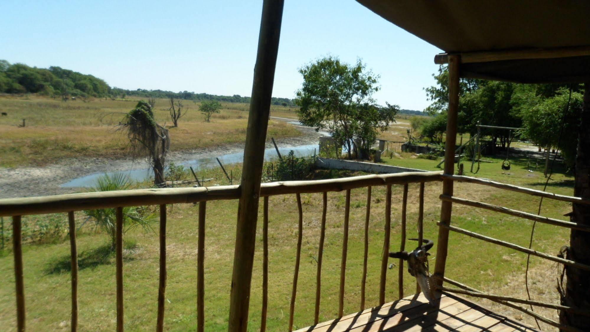 Okavango River Lodge Maun ภายนอก รูปภาพ