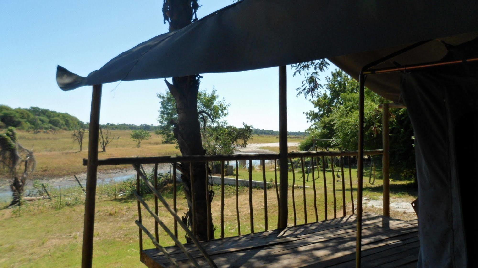 Okavango River Lodge Maun ภายนอก รูปภาพ