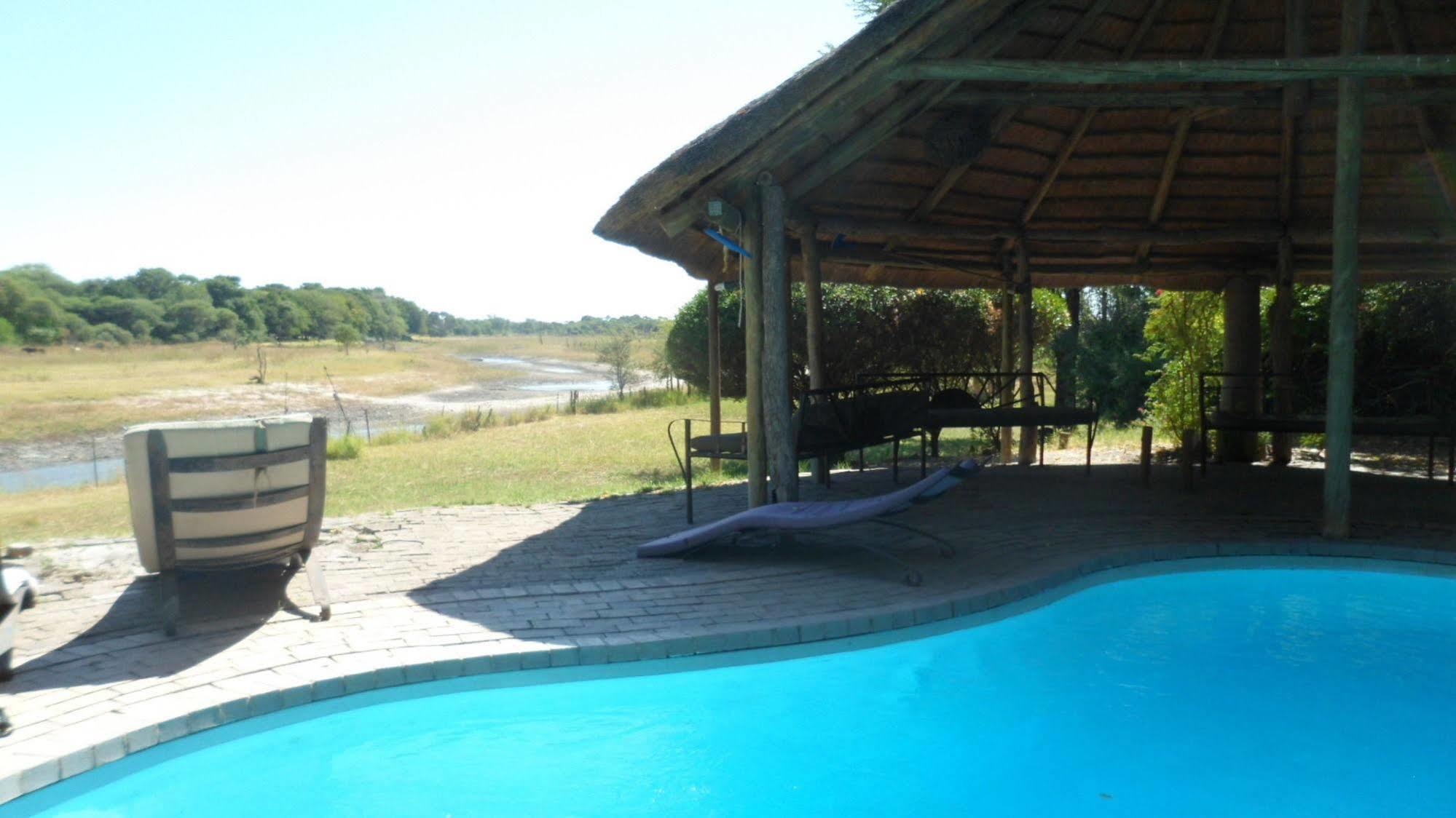 Okavango River Lodge Maun ภายนอก รูปภาพ